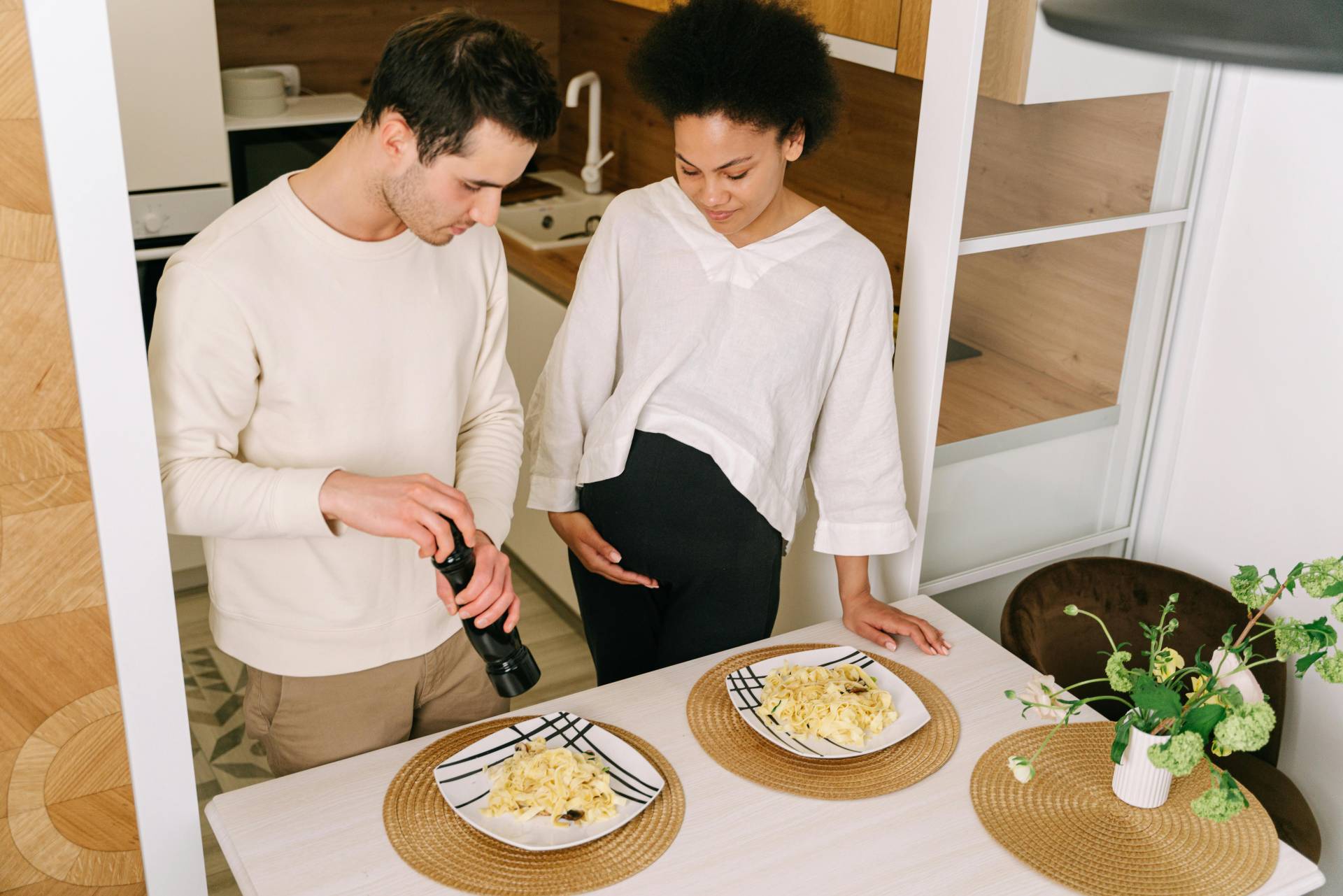 Nourishing Your Pregnancy Journey: MacroFoods.ca Delivers Healthy Convenience